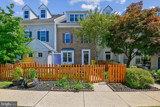 8733 ORCHARD GREEN COURT - Photo 1