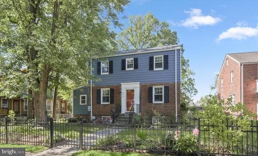 4911 RAVENSWOOD ROAD - Photo 1