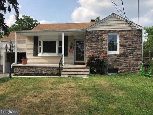 1928 Sulphur Spring Rd, Halethorpe, MD 21227-2925, United States - Photo 1
