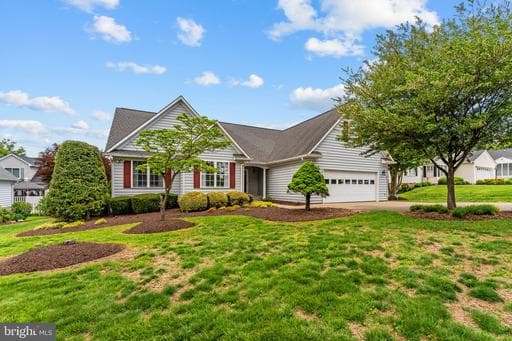 1012 GOLF DRIVE - Photo 1