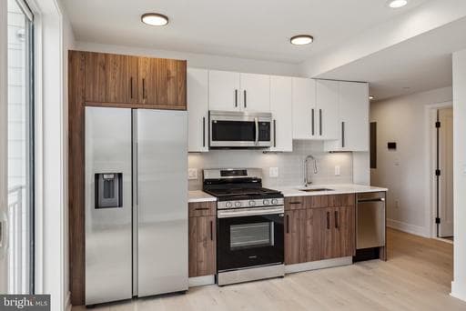 845 19TH STREET PH-13 - Photo 1