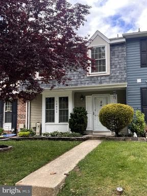 10852 OLDE WOODS WAY - Photo 1