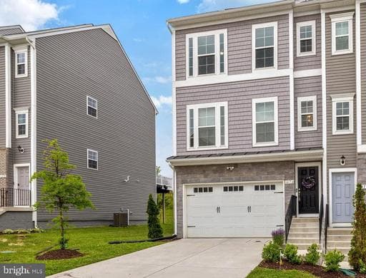 1076 OVERLOOK WAY - Photo 1