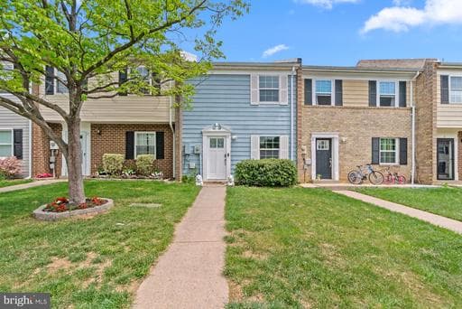 35 VIENNA COURT - Photo 1