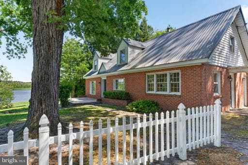 28266 RIVERSIDE DRIVE - Photo 1