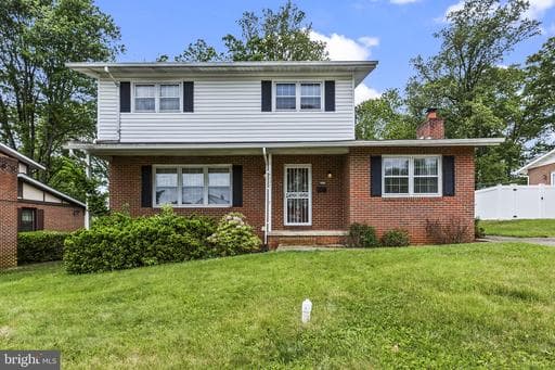 8337 MERRYVIEW DRIVE - Photo 1