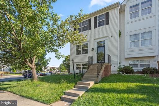 8699 FARNHAM WAY - Photo 1