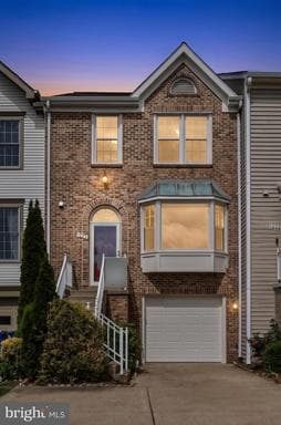 1207 BOND STREET - Photo 1