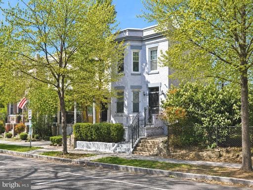 1020 10TH STREET - Photo 1