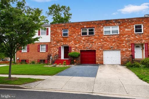 7445 Calder Dr, Capitol Heights, MD 20743-3421, United States - Photo 1