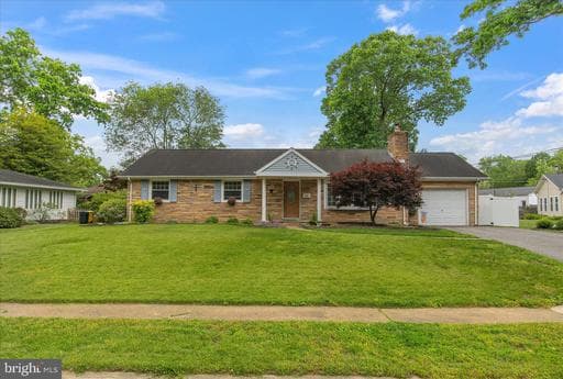 735 COTTONWOOD DRIVE - Photo 1