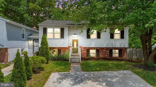 8015 CROSS CREEK DRIVE - Photo 1