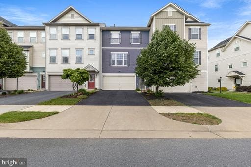107 BLACKFORD DRIVE - Photo 1