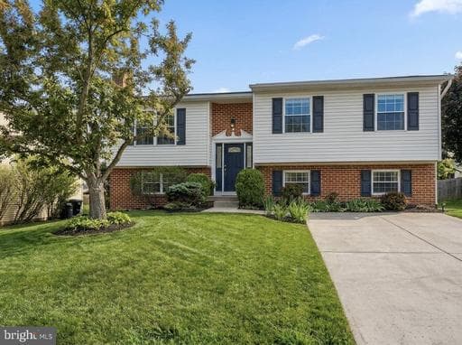 3815 PERRYHURST PLACE