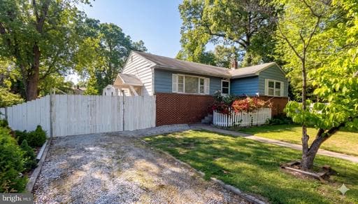 9506 50TH AVENUE - Photo 1