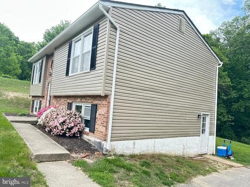 9124 CROOM ROAD - Photo 1