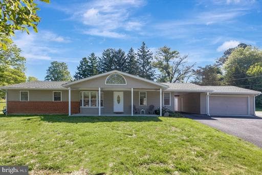 101 SUNNYKING DRIVE - Photo 1