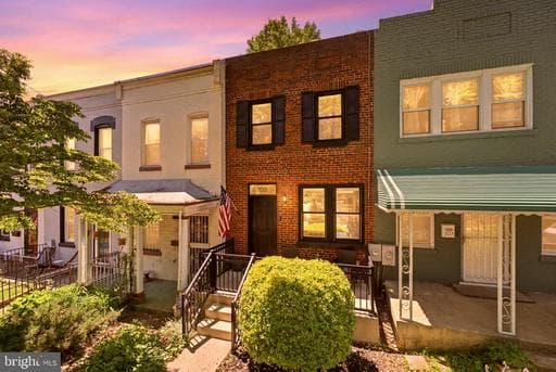 329 17TH STREET - Photo 1