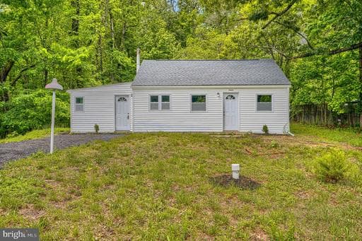 7825 SURRATTS ROAD - Photo 1