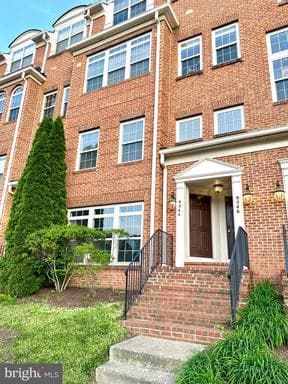9544 WALKER WAY - Photo 1