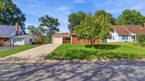 2914 Barrister Ln, Bowie, MD 20715-2201, United States