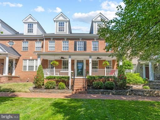 13814 CUSTIS SQUARE
