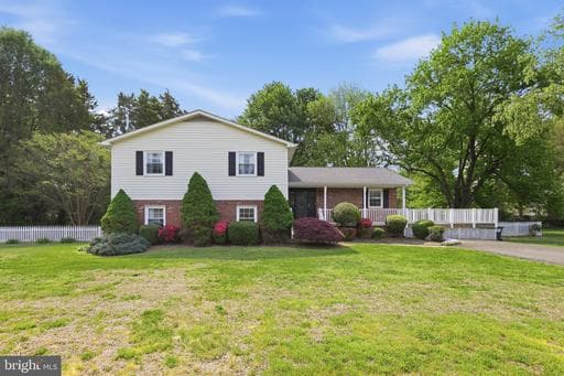 845 Churchill Dr, Fredericksburg, VA 22407-6810, United States - Photo 1