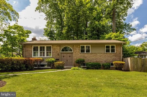 8803 KENILWORTH DRIVE - Photo 1