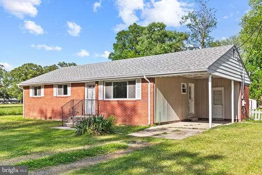 710 FARMINGTON ROAD - Photo 1