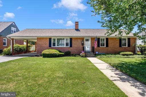 612 SCHLEY AVENUE - Photo 1