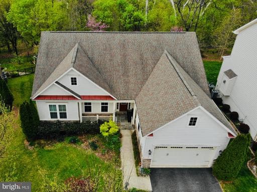 1205 VOLUNTEER DRIVE - Photo 1