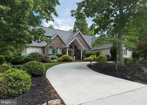 1030 Cherrywood Ave, Cumberland, MD 21502-1939, United States - Photo 1