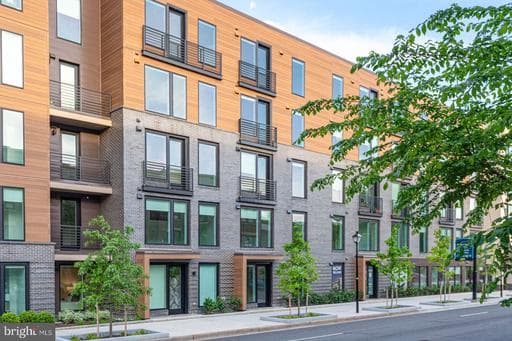 701 N HENRY STREET 306