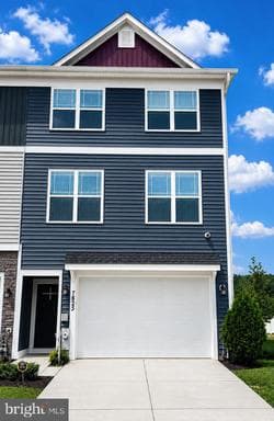 7825 WOLF RUN LANE - Photo 1