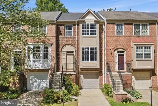 1975 BEECHAM COURT - Photo 1