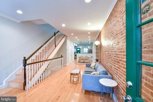 1436 N BOND STREET - Photo 1