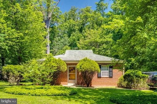 9216 WEANT DRIVE - Photo 1
