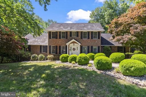 9013 HILLARY COURT - Photo 1