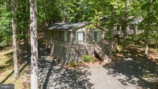 207 CREEKSIDE DRIVE - Photo 1