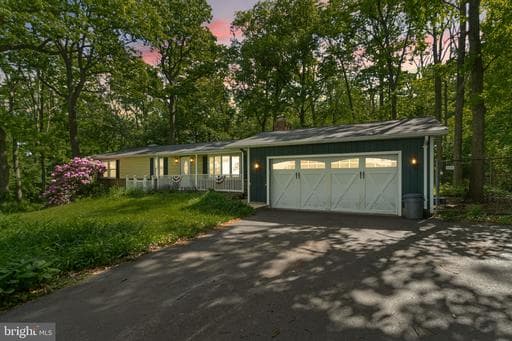 4627 CROSSROAD SCHLHSE ROAD - Photo 1