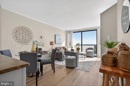 4141 N HENDERSON ROAD 1209