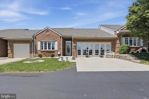 352 SUNBROOK LANE 117 - Photo 1
