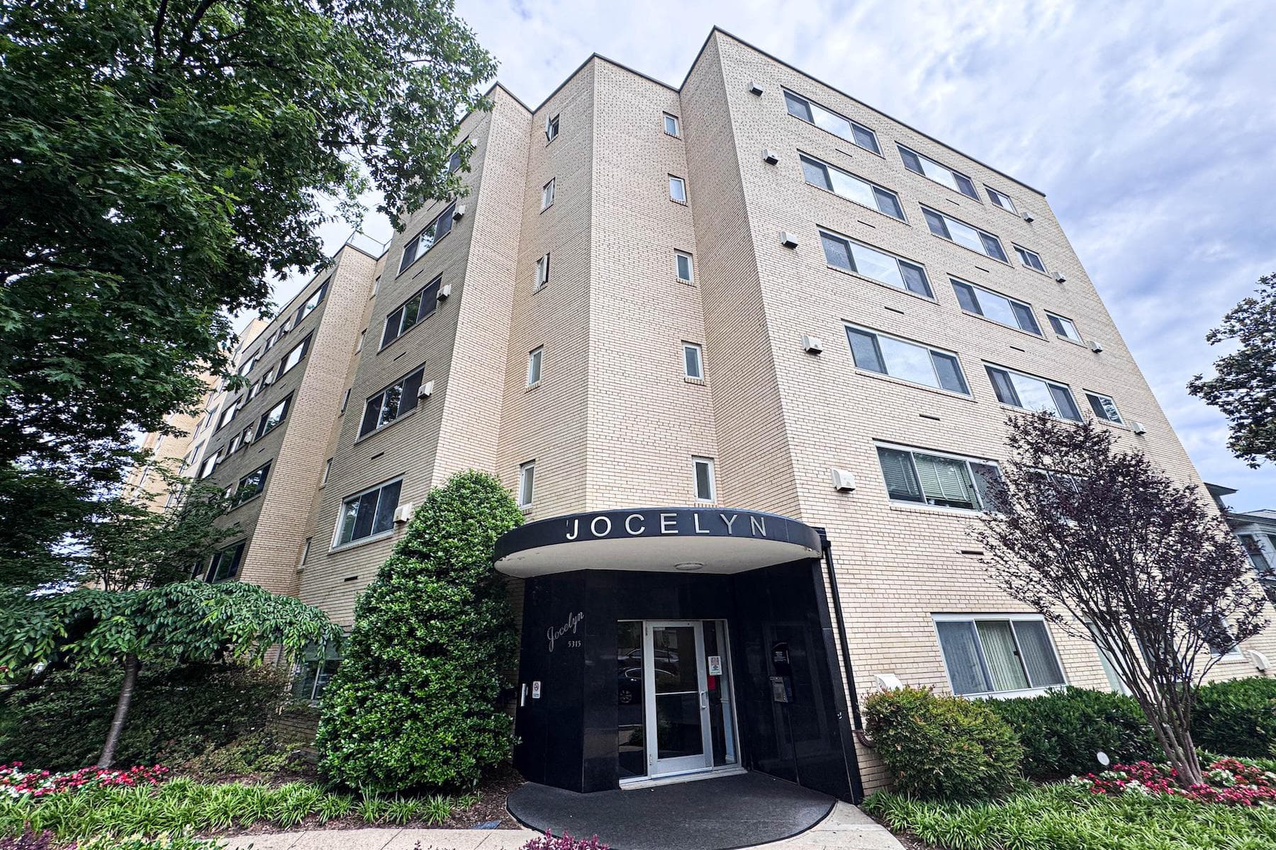 5315 Connecticut Ave NW, Washington, DC 20015-1827, United States - Photo 1