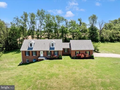 1149 Marthas Ct E, Knoxville, MD 21758-9116, United States - Photo 1