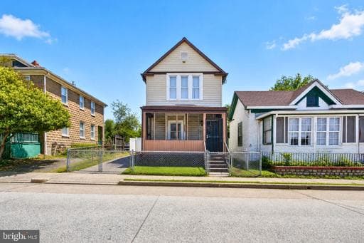 1025 44TH STREET - Photo 1