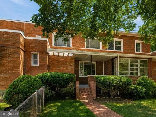4727 8TH STREET - Photo 1