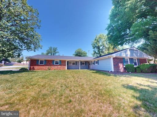 12200 Maycheck Ln, Bowie, MD 20715-1555, United States