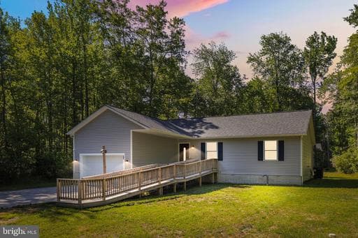 22 Pinewood Ln, Colonial Beach, VA 22443-4200, United States - Photo 1