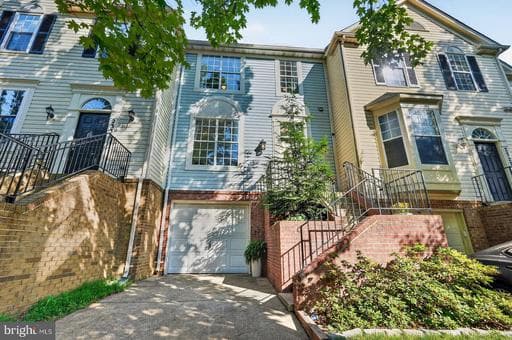 2329 MASSANUTTEN DRIVE