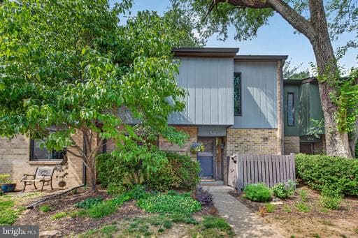 1816 IVY OAK SQUARE 47 - Photo 1